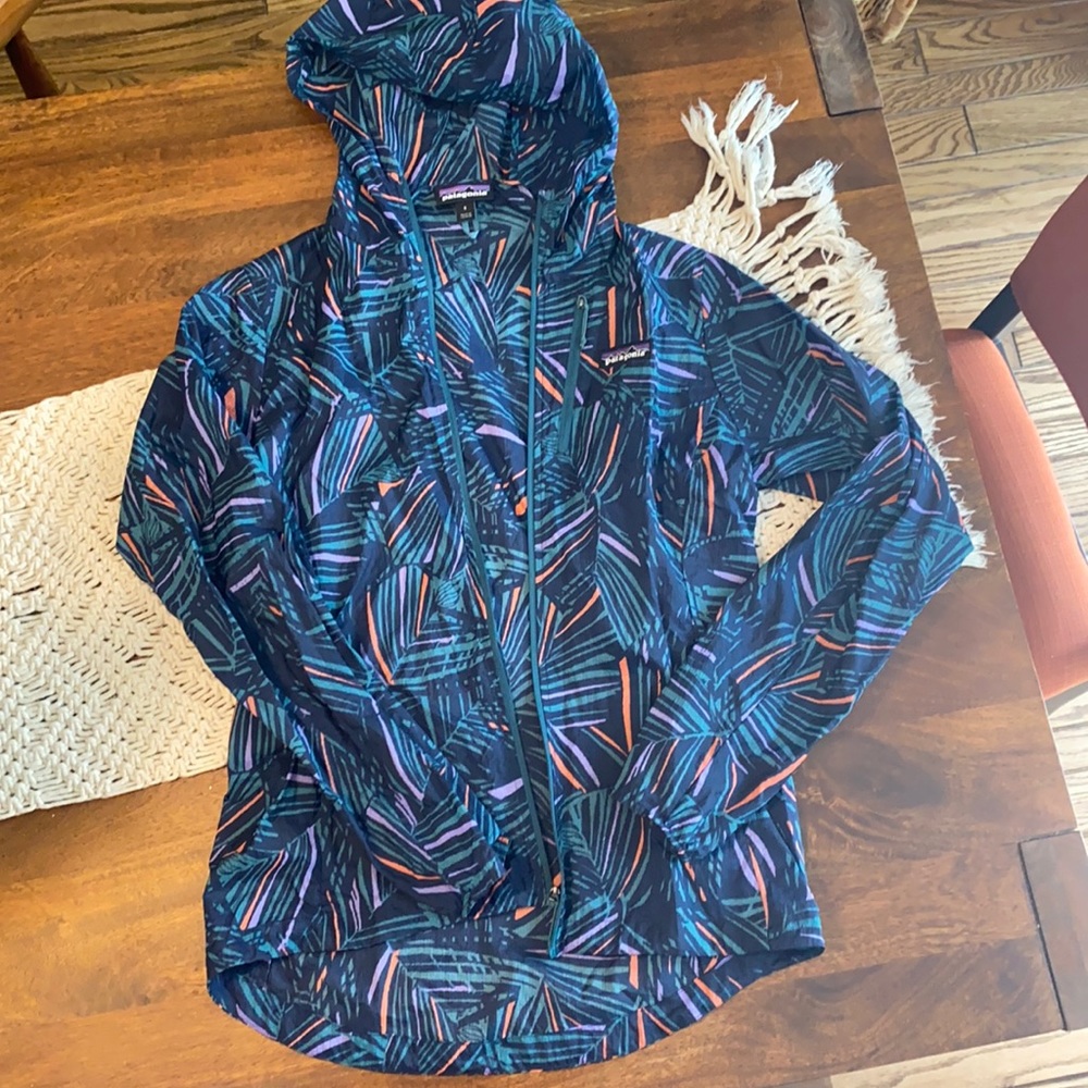 Patagonia lightweight rain jacket